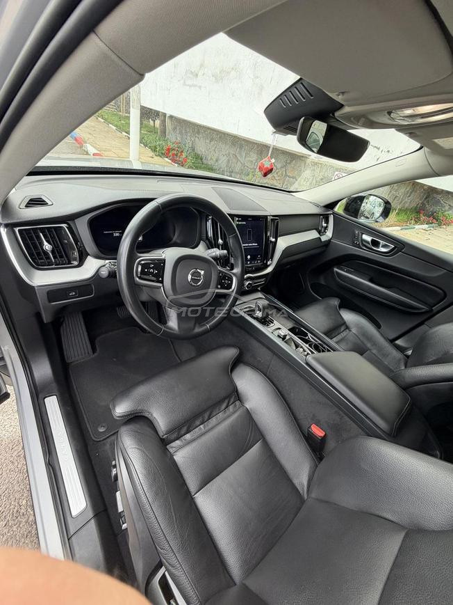 Volvo XC60 B4 Diesel Plus Dark 1ère main