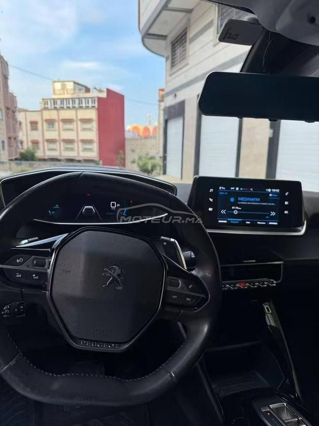 peugeot 208 automatique 2023/ 1er main