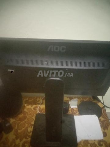 À vendre écran AOC 24 pour pièces... écran endommagé (dalle cassée)