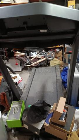 TAPIS DE COURSE TRÈS PEU SERVI À VENDRE