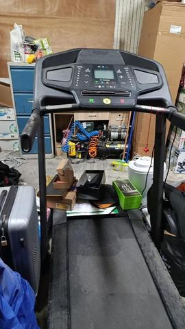 TAPIS DE COURSE TRÈS PEU SERVI À VENDRE - 2