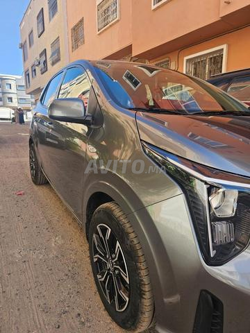 Voiture neuve et en excellent état à vendre - 2