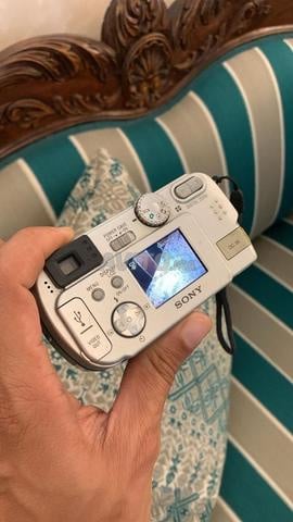 CAMERA VINTAGE SONY CYBER-SHOT DSC-P31 – TBE