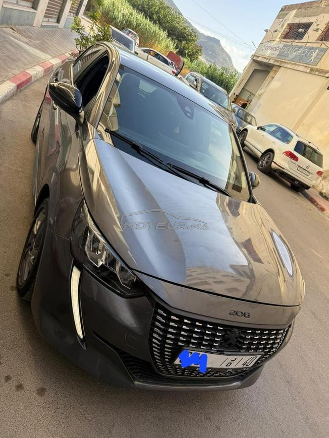 Peugeot 208 Diesel Automatique 2022 à Tanger