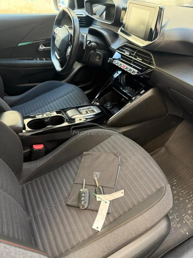 Peugeot 208 Diesel Automatique 2022 à Tanger