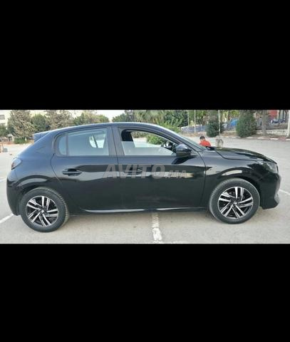 Peugeot 208 neuve - 2