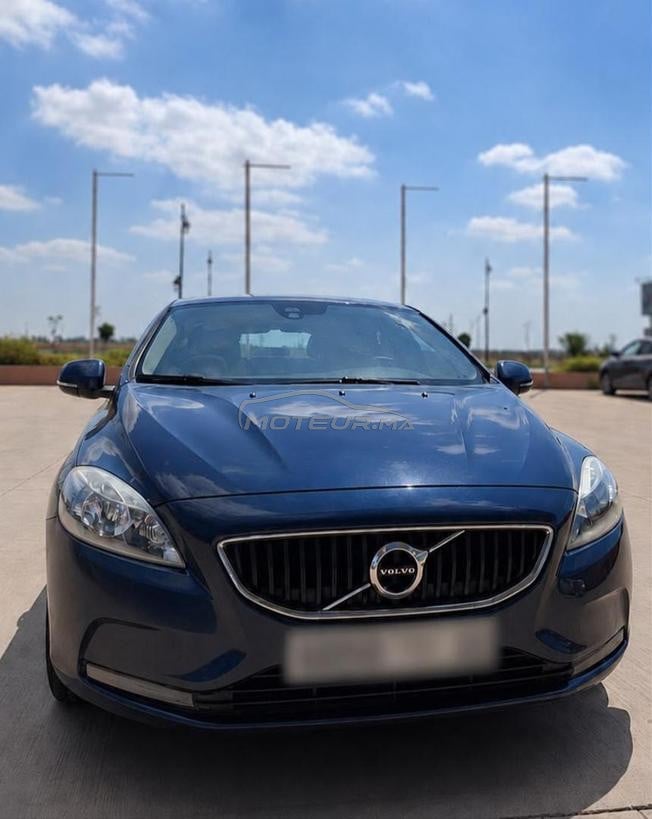 Volvo V40 modèle 2016 très bon état 