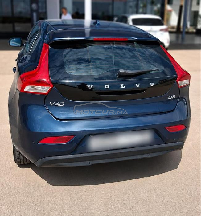 Volvo V40 modèle 2016 très bon état 