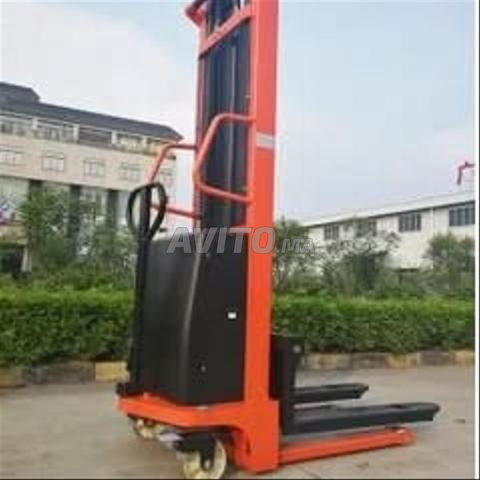 Gerbeur Semi-Électrique 1500 kg