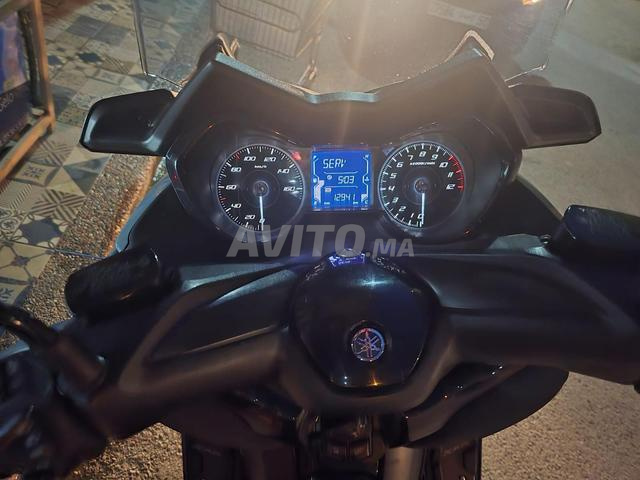 Xmax 125 cc dédouané 07/2025 km 12000 - 2