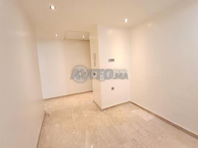 CMN-MA-1730 - Appartement à vendre à Les hôpitaux - 2