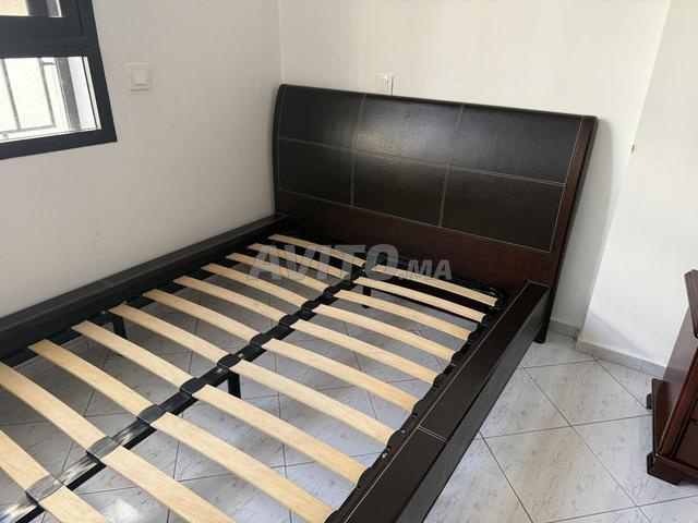 Lit en bois plus matelas