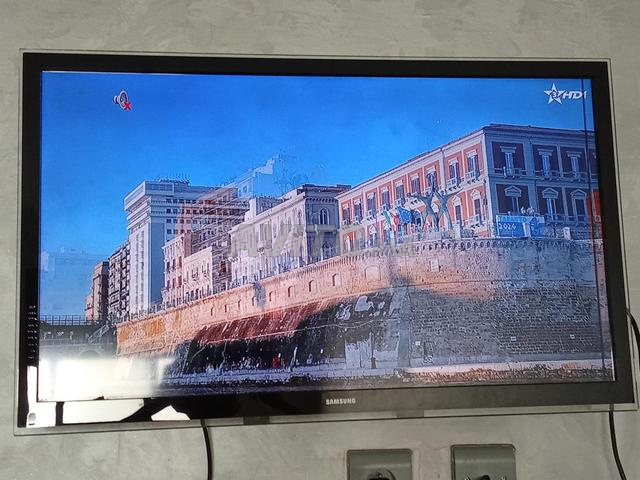 Smart TV Samsung 32 pouces - 2