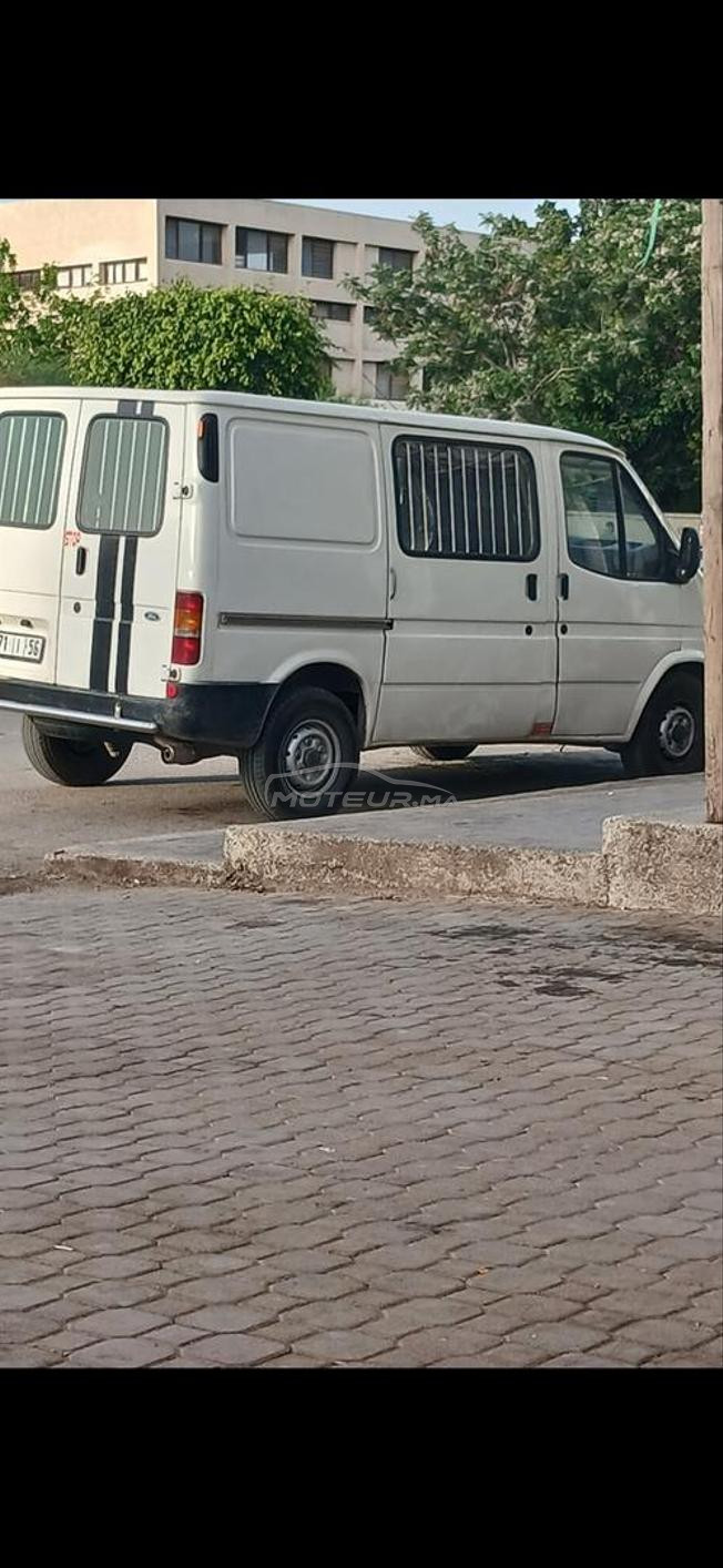 سيارة في حالة جيدة 