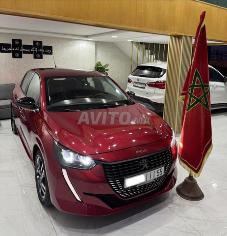 Peugeot 208 Diesel Automatique 2023 à Rabat - 2