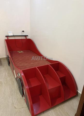 À vendre lit cars enfant plus un matelas - 2