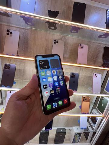 iPhone 11/64 officiel 68 état - 2