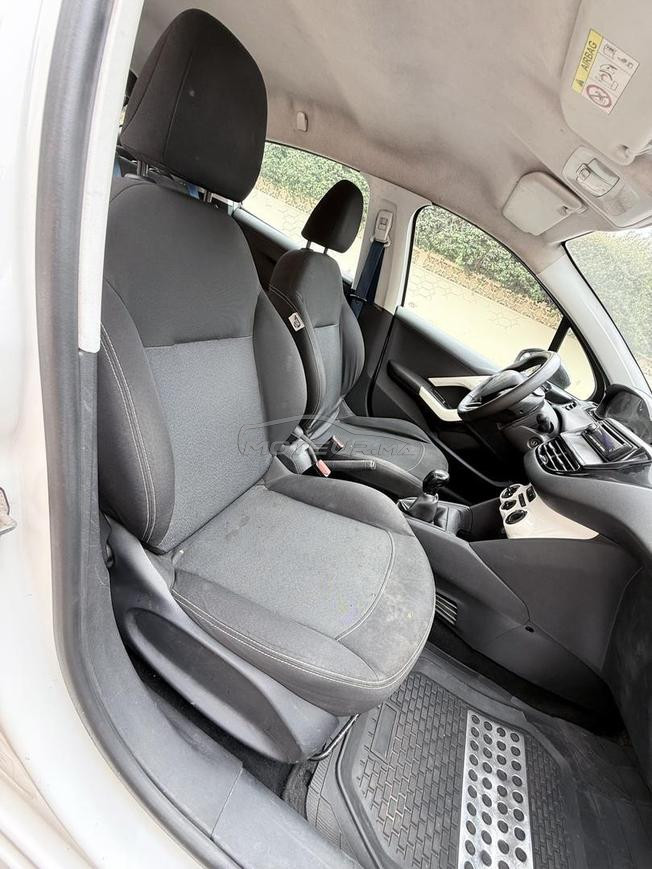 Peugeot 208 Diesel Manuelle 2015 à Casablanca