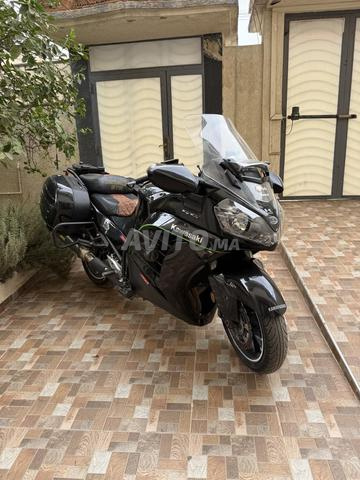 كاواساكي GTR 1400 - 2