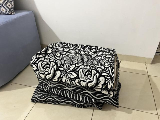 Salon marocain avec table - 2