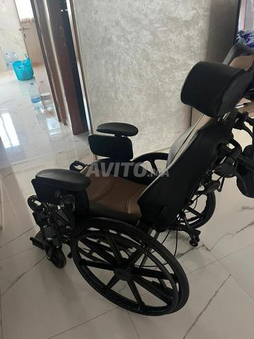 Fauteuil roulant médicalisé inclinable