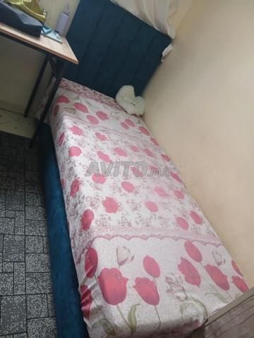 Lit King Size avec matelas, encore neuf - 2