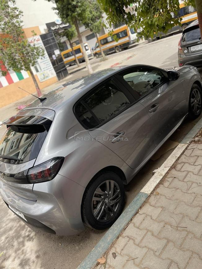 Peugeot208