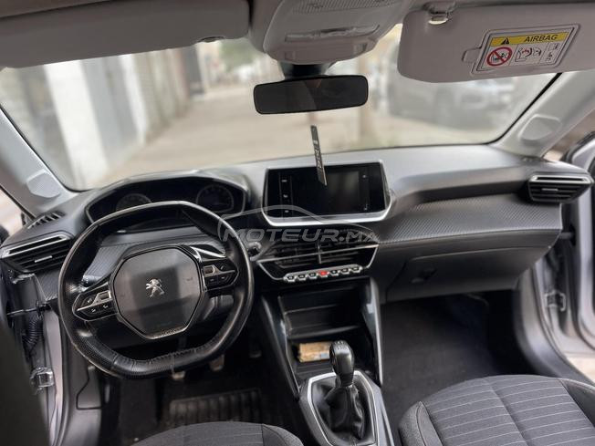 Peugeot208