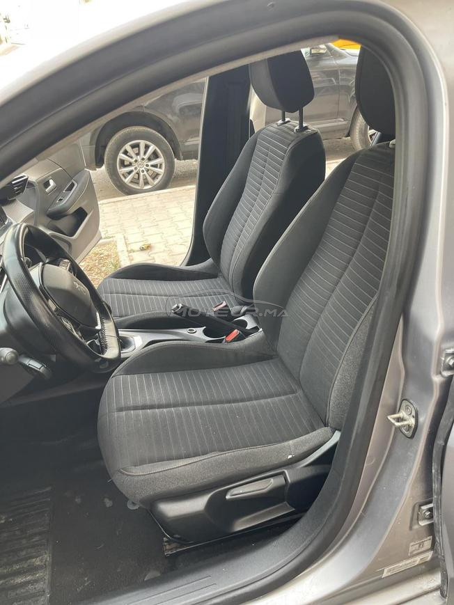 Peugeot208