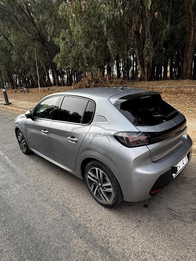 Peugeot 208 Allure tout option Fin 2020 – 1èr main