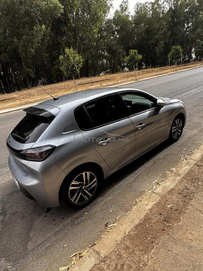 Peugeot 208 Allure tout option Fin 2020 – 1èr main