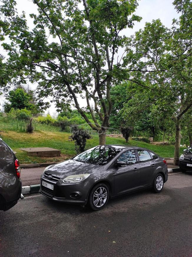 Ford Focus Diesel 6CV modèle fin 2014 en bn état