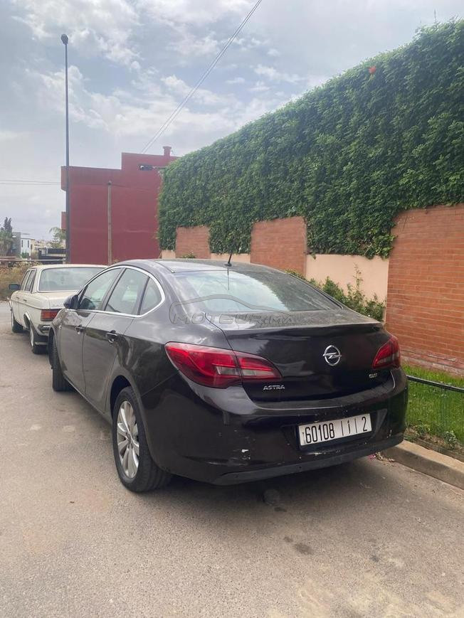 Opel Astra longue