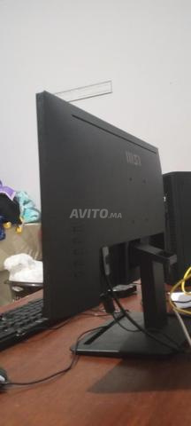 Moniteur 22 pouces - 2