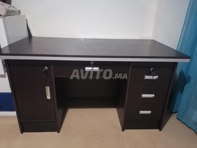 Bureau de travail en excellent état - 2