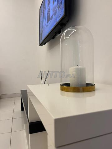 TV Samsung 40 Pouces et Table TV Moderne - 2