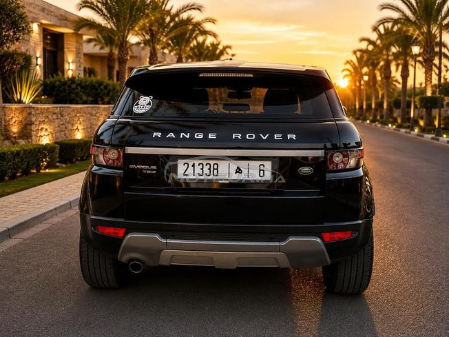 range Rover évoque 