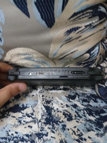 PSP en bon état, légèrement cassé - 2