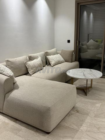 Canapé en L avec table, en excellent état, dimensions 280 x 160 - 2