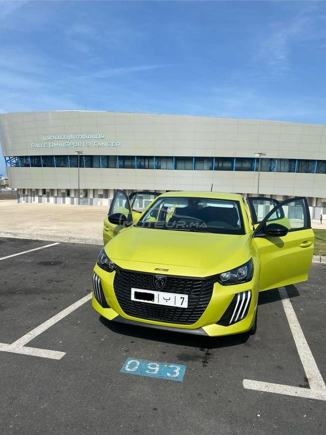 Peugeot 208 Diesel Manuelle 2024 à Tanger