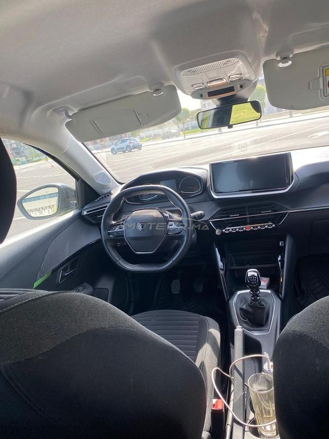 Peugeot 208 Diesel Manuelle 2024 à Tanger