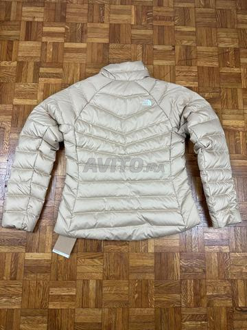 جاكيت نسائي من The North Face مقاس M - 2