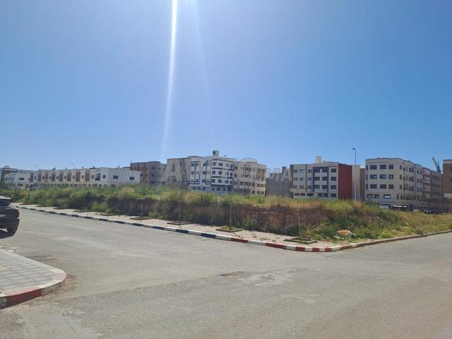 قطعة أرض لبناء فيلا للبيع، مرخصة