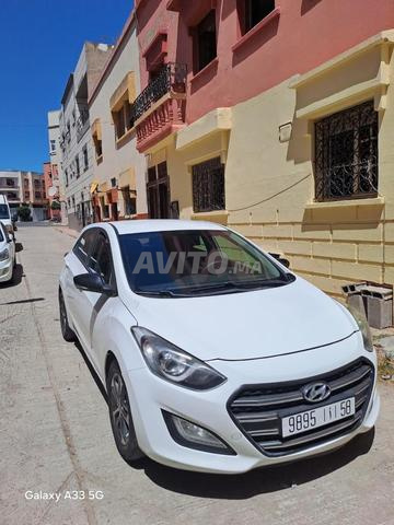Hyundai i30 2016 diesel 6 cv propre neuf - 2