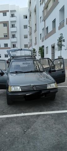 Peugeot 205 en bon état - 2