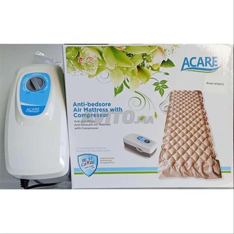 2 matelas gonflable et Chaise toilette