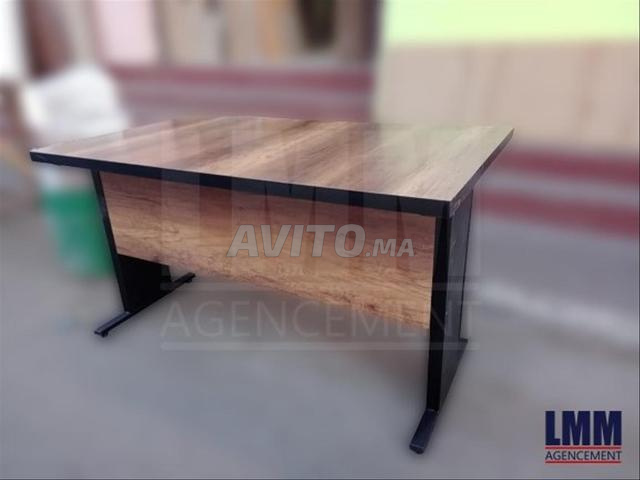 Bureau semi-métallique solide et moderne pour bureaux et écoles