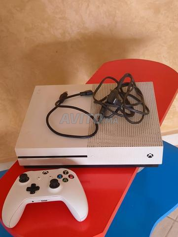 Xbox One S - 2