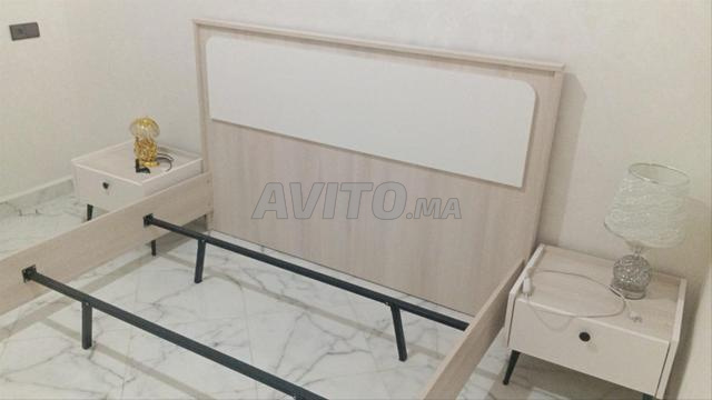 سرير مايا من كيتيا مع مرتبة و 2 طاولات جانبية - 2