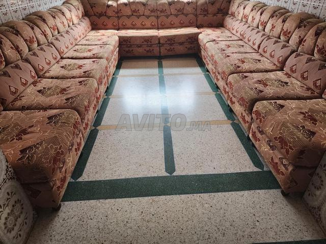 صالونان مغربيان للبيع